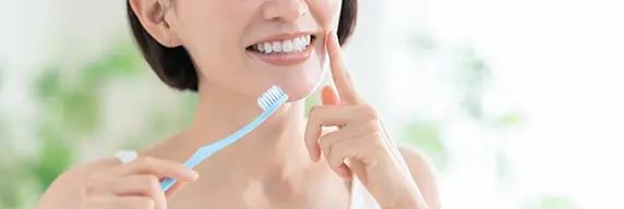 コラム：マスクを外す機会が増える季節に。歯のクリーニングやホワイトニングで口元の印象を整えませんか